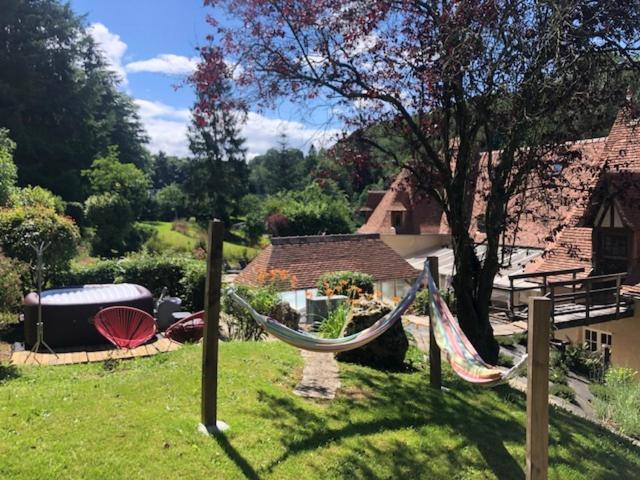 Le Prieure Des Fontaines Hotel Les Preaux Bagian luar foto