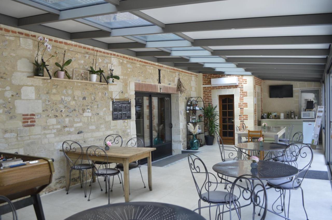 Le Prieure Des Fontaines Hotel Les Preaux Bagian luar foto